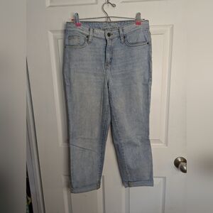 Women's Light Wash High Waisted Jeans - Size 6